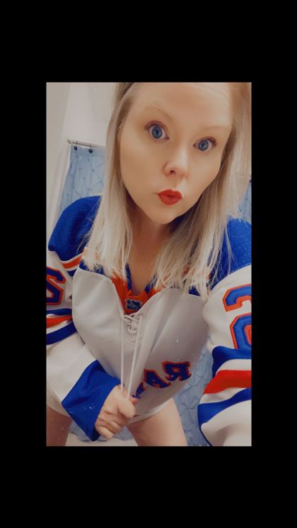 sarahockeygirl OnlyFans picture