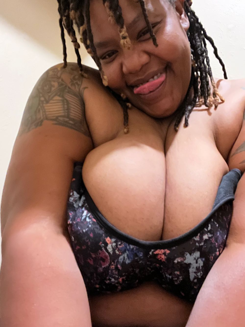 tittylonglegs OnlyFans profile picture
