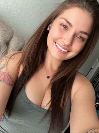 𝗧𝗛𝗘 𝗔𝗠𝗕𝗘𝗥 𝗦𝗛𝗢𝗪