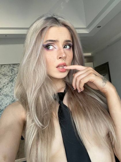 rainbowqueenuwu OnlyFans picture