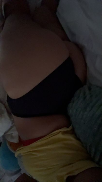 yummyhoneybuns OnlyFans picture