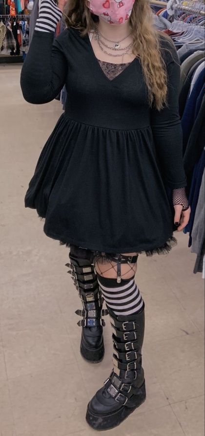pleatedskirtsarecute OnlyFans picture