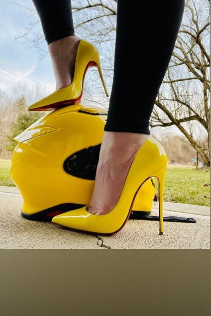 engineering_in_heels OnlyFans picture