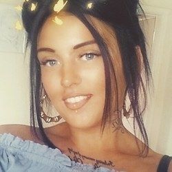 Best Crystal_x OnlyFans Accounts | FansMetrics.com