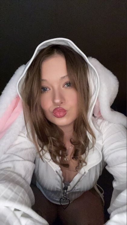 call.me.chloe555 OnlyFans picture