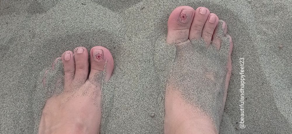 beautifulandhappyfeet23 OnlyFans profile picture