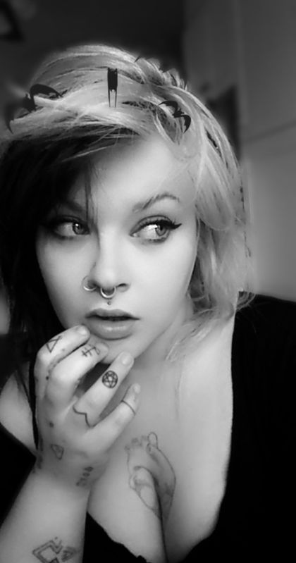 lululonely OnlyFans picture