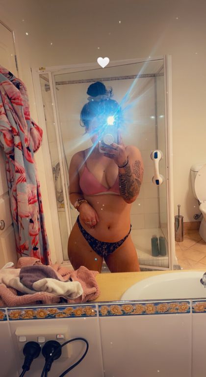 redhotviv OnlyFans picture