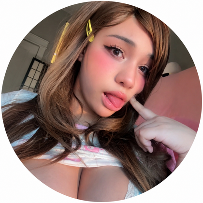 strawbunnzie OnlyFans picture