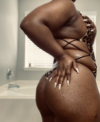 kandibrownround OnlyFans picture