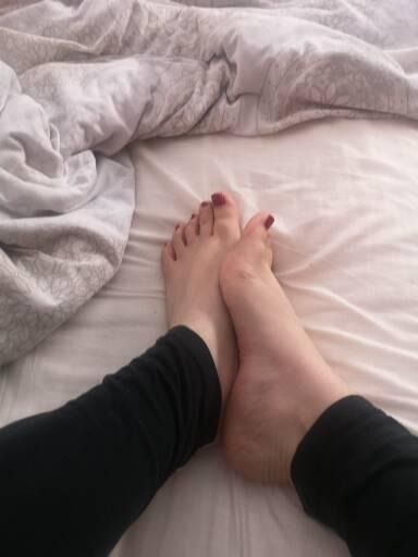 chewonmytoes OnlyFans picture