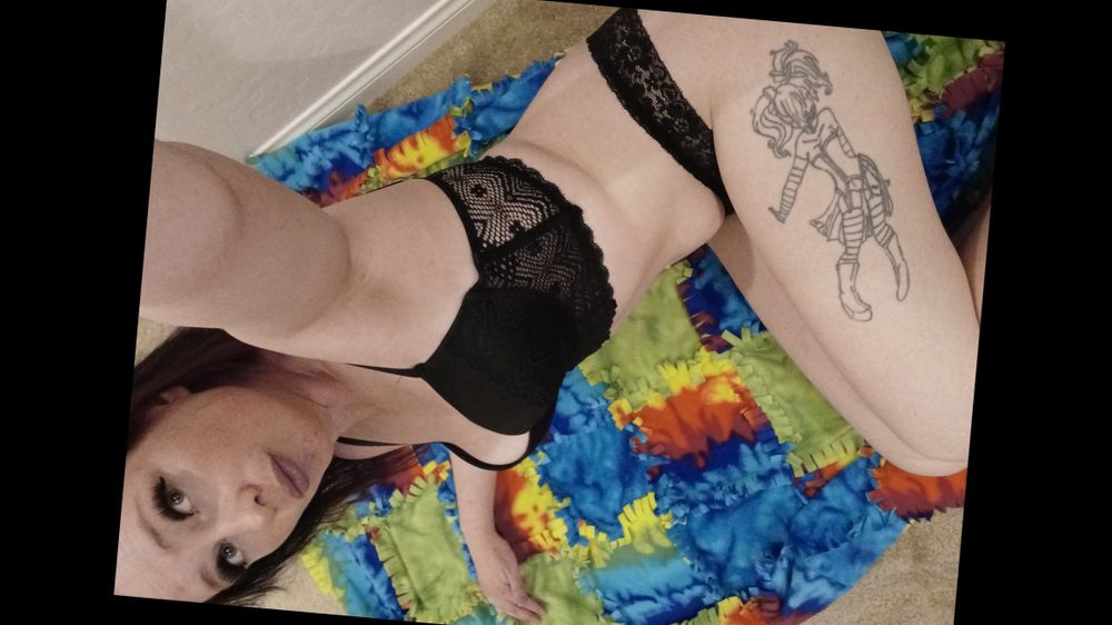 randomnesswitroxiemoxie OnlyFans profile picture