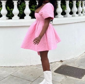 Chocolate skinned Queen