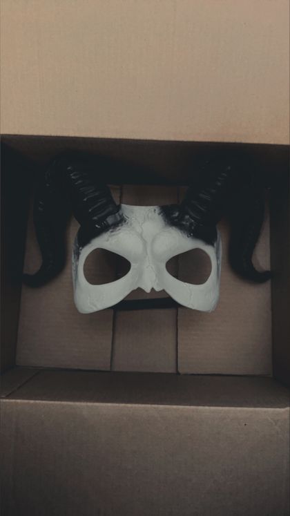 maskwithhornss OnlyFans picture