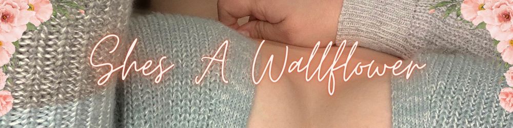 shes_a_wallflower OnlyFans profile picture
