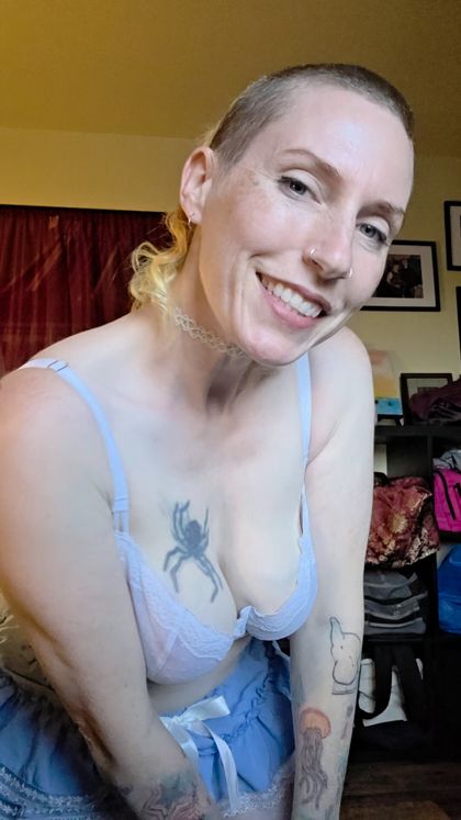 alymoonfree OnlyFans picture