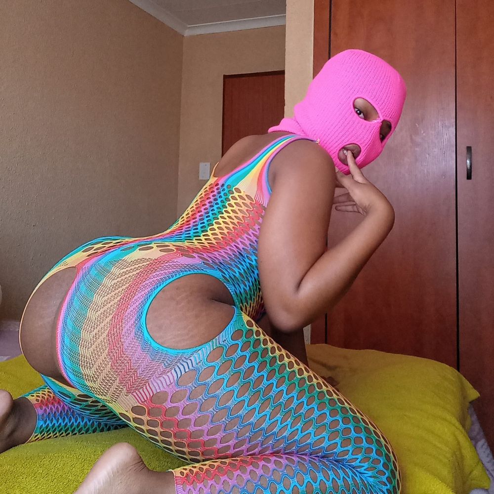yoursonearth OnlyFans profile picture