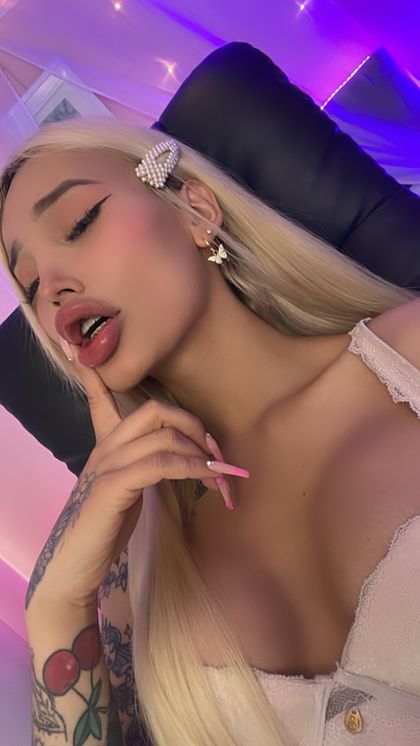 violetweeknd OnlyFans picture