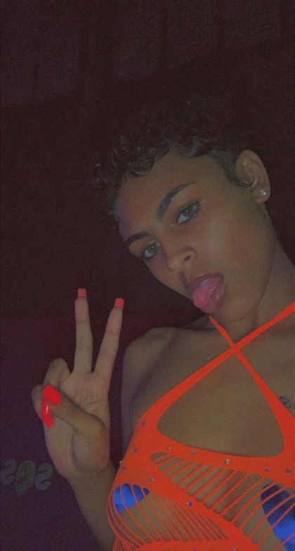 u180776854 OnlyFans picture