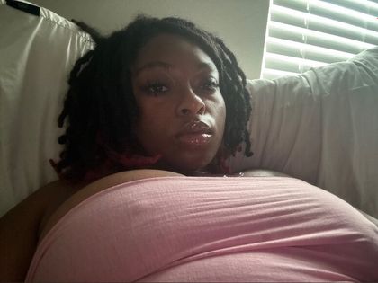 phatyy0ni OnlyFans picture