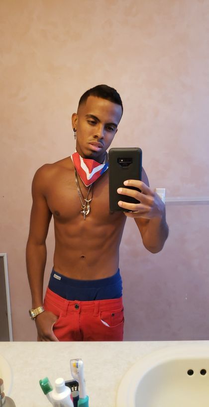 u9702605 OnlyFans picture