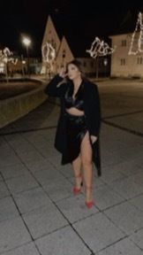 sneakyselina OnlyFans picture