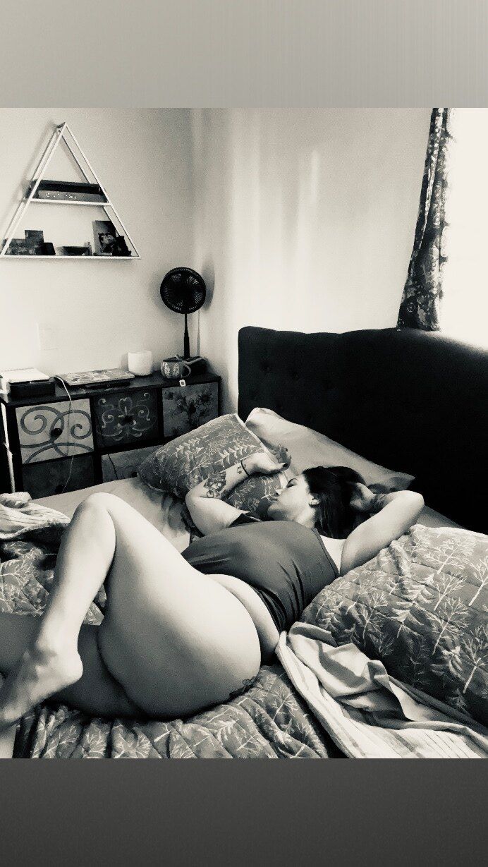 pinnedupbrunnette OnlyFans profile picture
