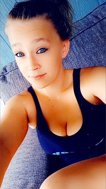 countryyblondegirl OnlyFans picture