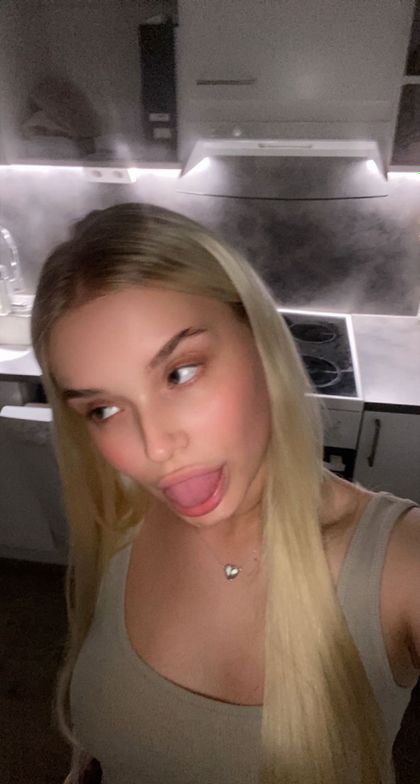 pinkyjulia32 OnlyFans picture