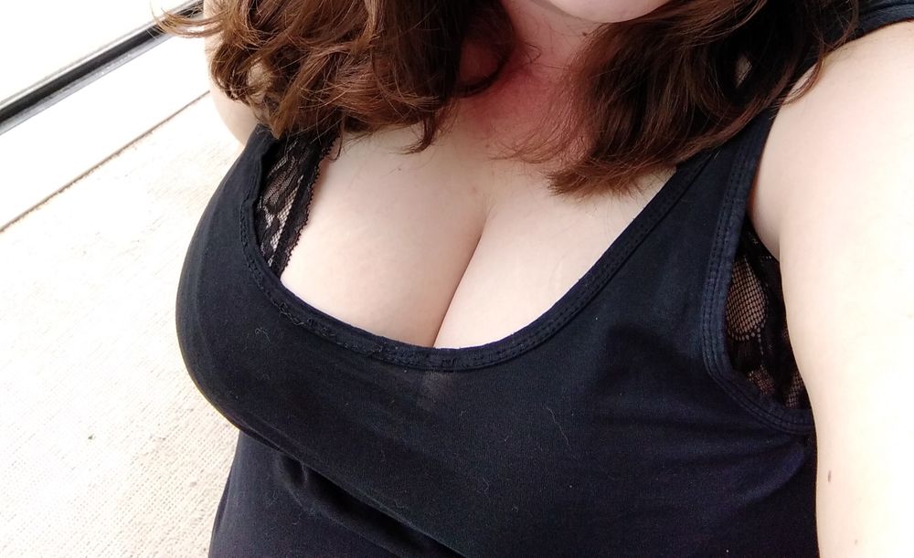 dailychestpic OnlyFans profile picture