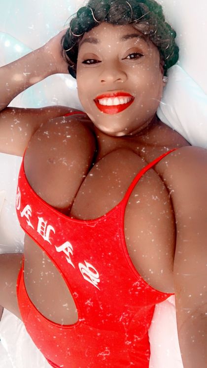 hollyhimalayas OnlyFans picture