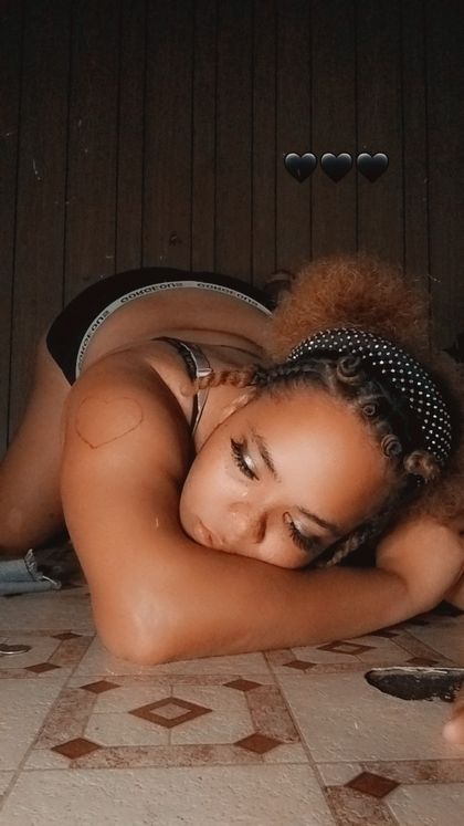 honeyy.goldd OnlyFans picture