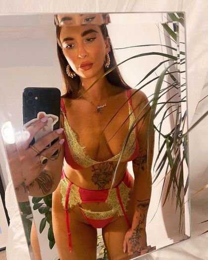h.o.l.l.i.e.g OnlyFans picture