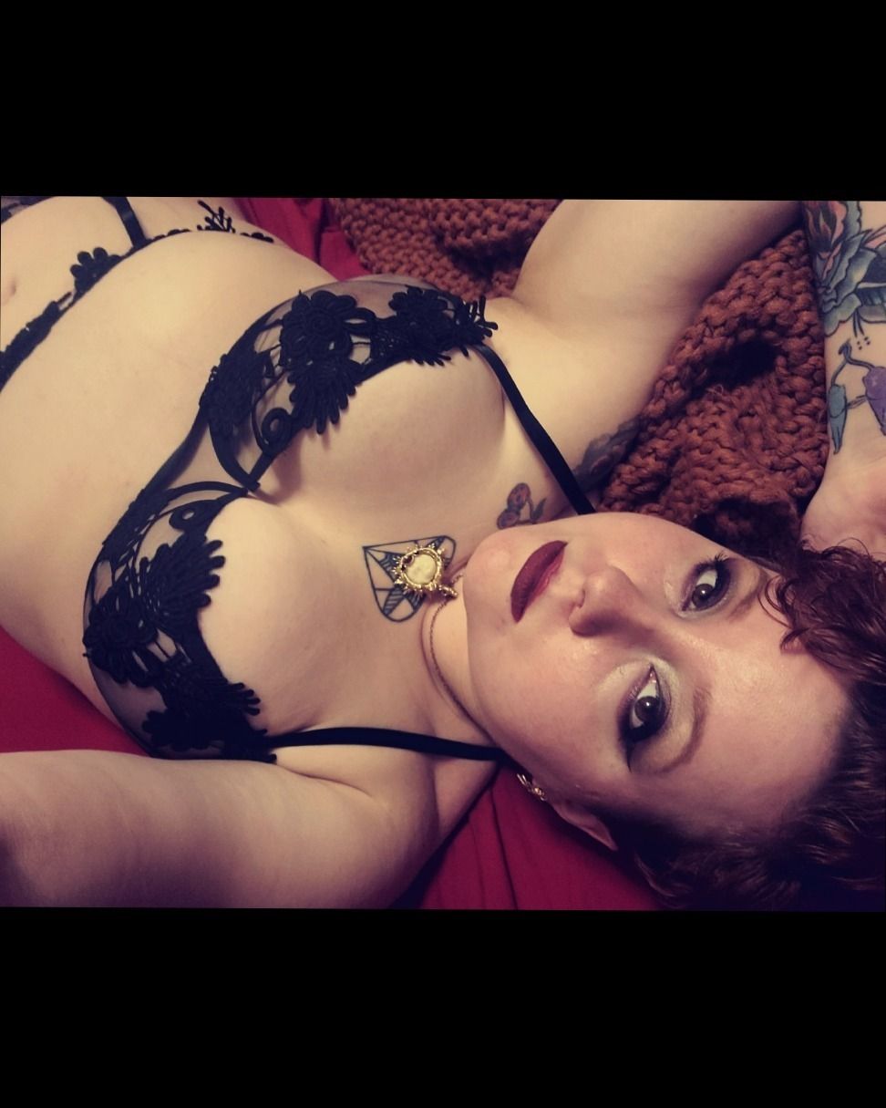 crimsonandcorvus OnlyFans profile picture