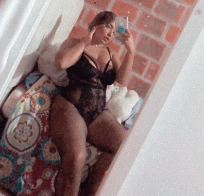 julirey OnlyFans picture