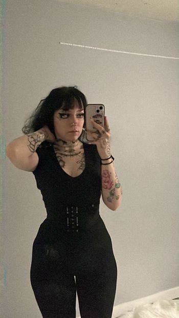 f_urbee OnlyFans - Free Trial - Photos - Socials | FansMetrics.com