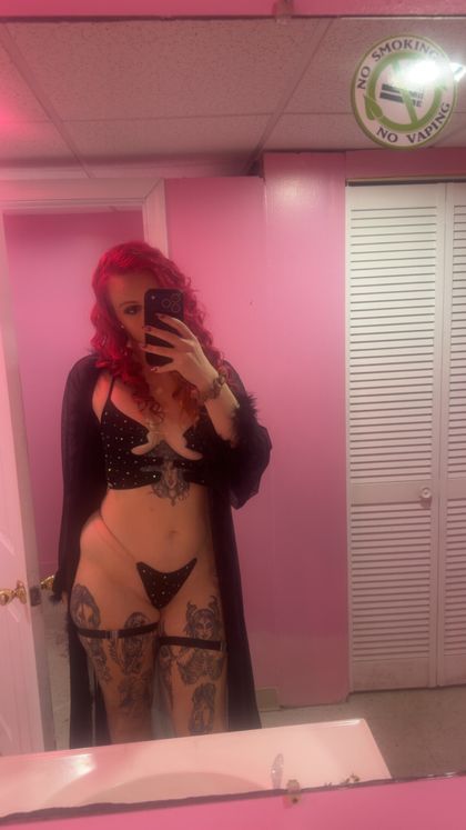 riotwithviolet1 OnlyFans picture