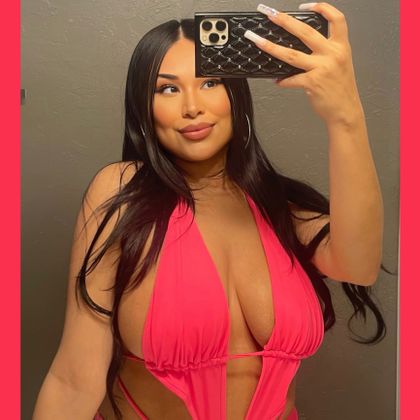 theselena OnlyFans picture