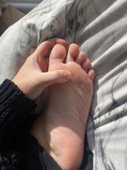naughtylilfeet12 OnlyFans picture
