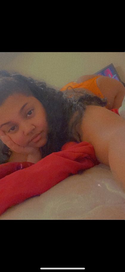 octoberhoneyy23 OnlyFans picture