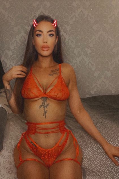brunettebarbiee OnlyFans picture