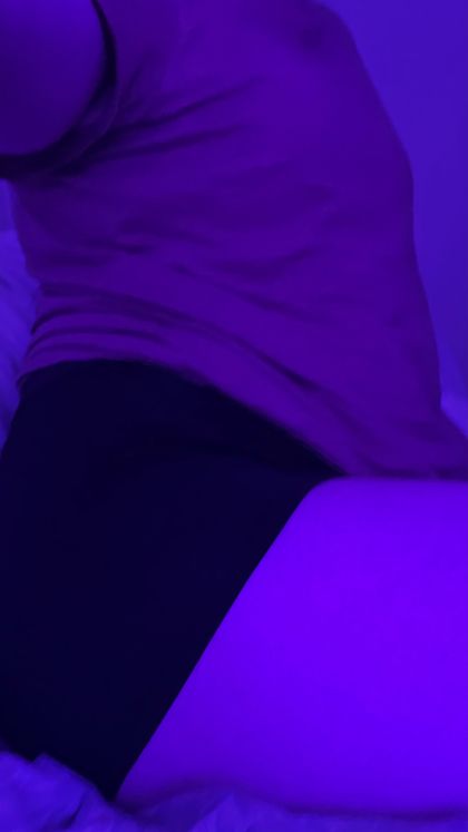 honeybee4400 OnlyFans picture