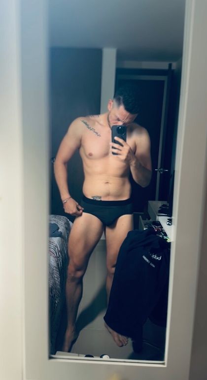 sebaslazaro OnlyFans picture