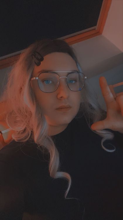 queenyviolette OnlyFans picture