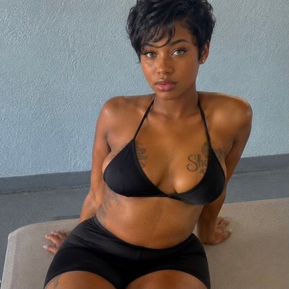 foreign_renaa OnlyFans picture