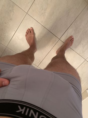 Musclebuttguyfeet
