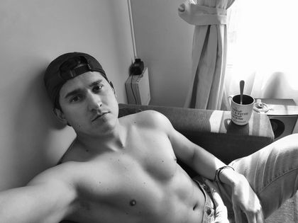 elionaki12 OnlyFans picture