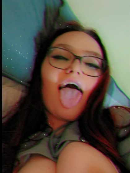 queeniebee69 OnlyFans picture