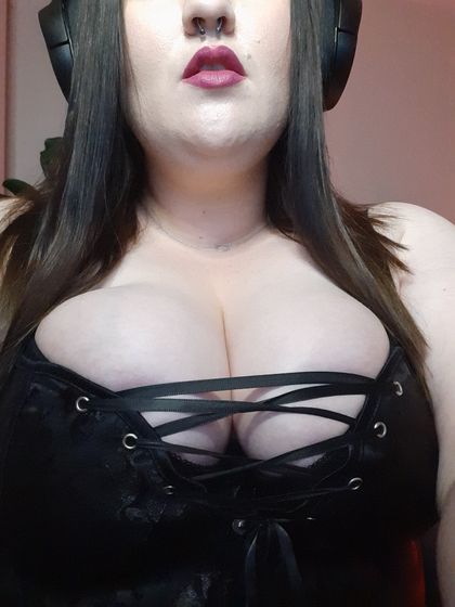 miss.velvet.star.free OnlyFans picture
