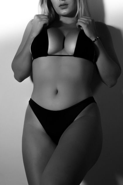 yuliandrea OnlyFans picture